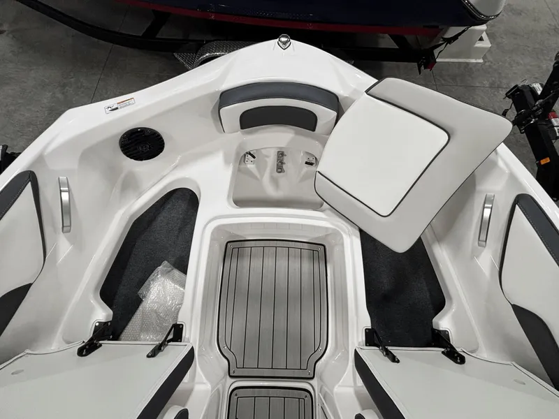 Slide: The Image of Yamaha 195S 2026 - 21