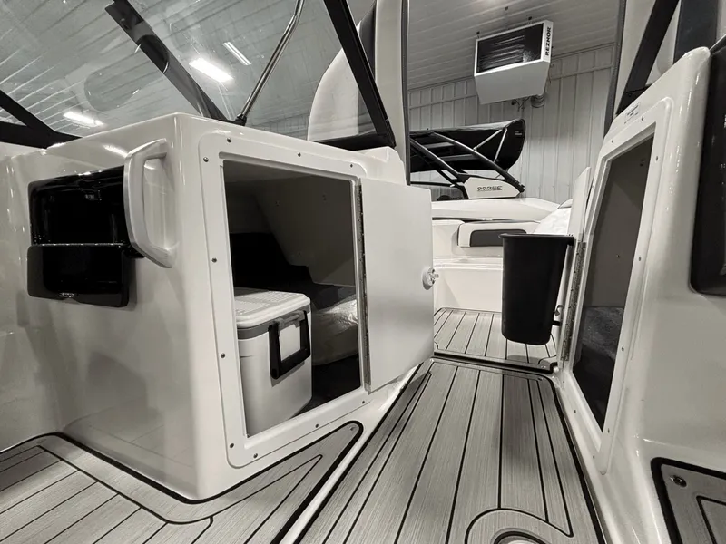 Slide: The Image of Yamaha 195S 2026 - 22