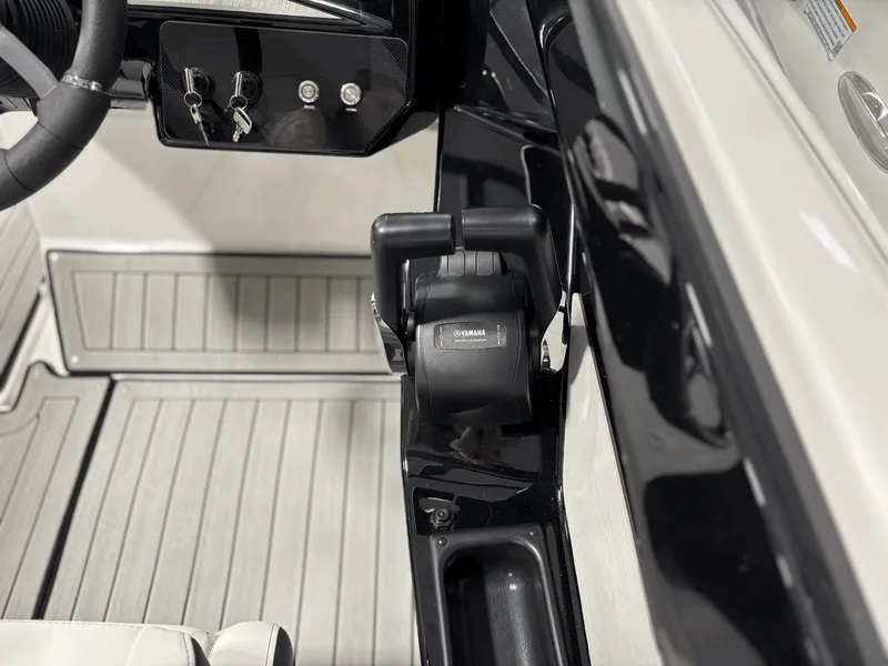 Slide: The Image of Yamaha 222S 2026 - 17