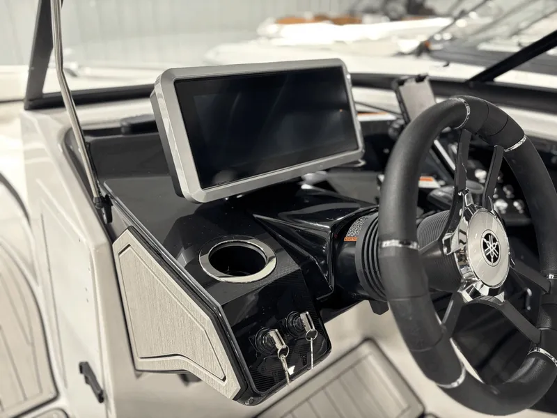 Slide: The Image of Yamaha 252S 2026 - 14