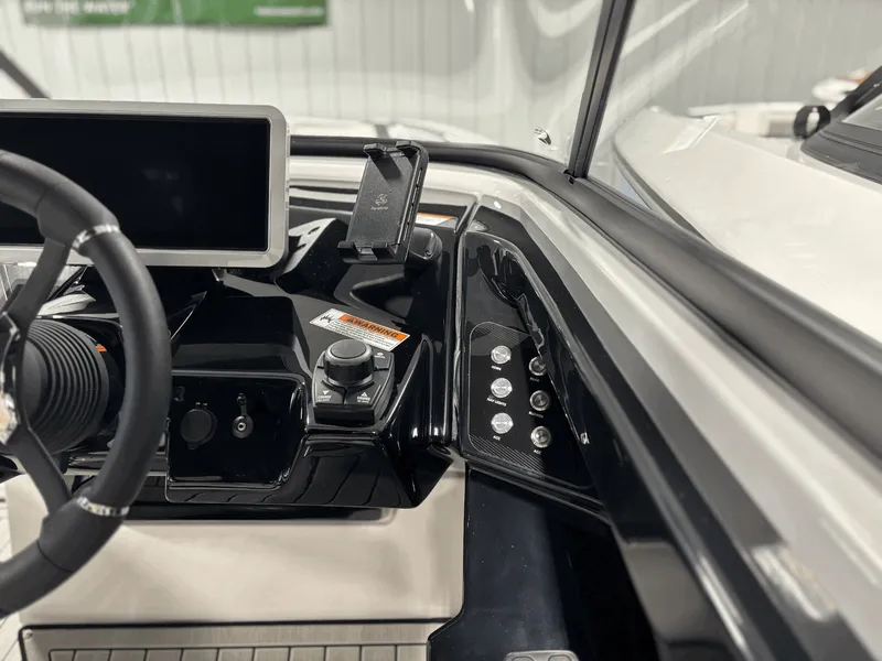 Slide: The Image of Yamaha 252S 2026 - 16