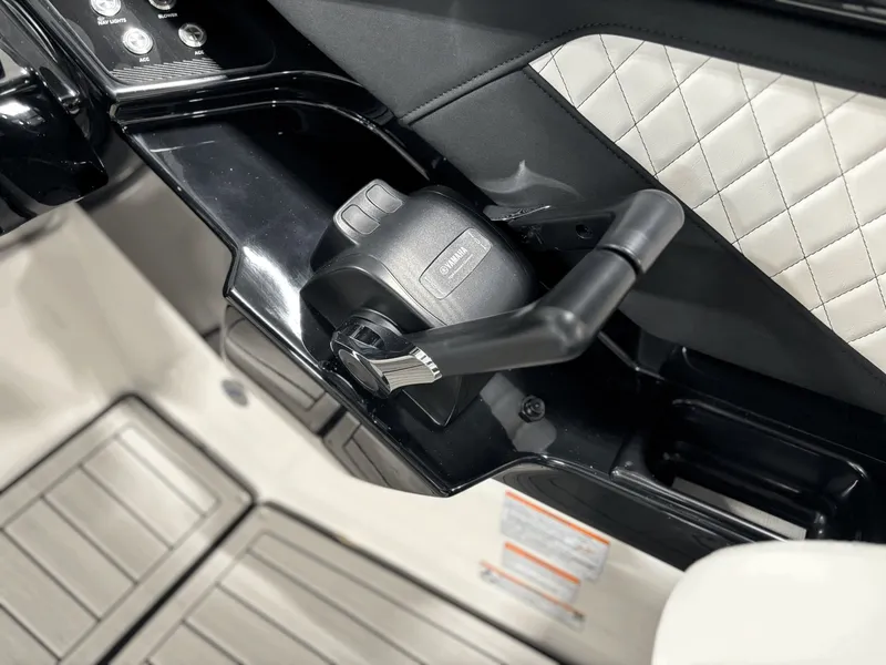 Slide: The Image of Yamaha 252S 2026 - 17