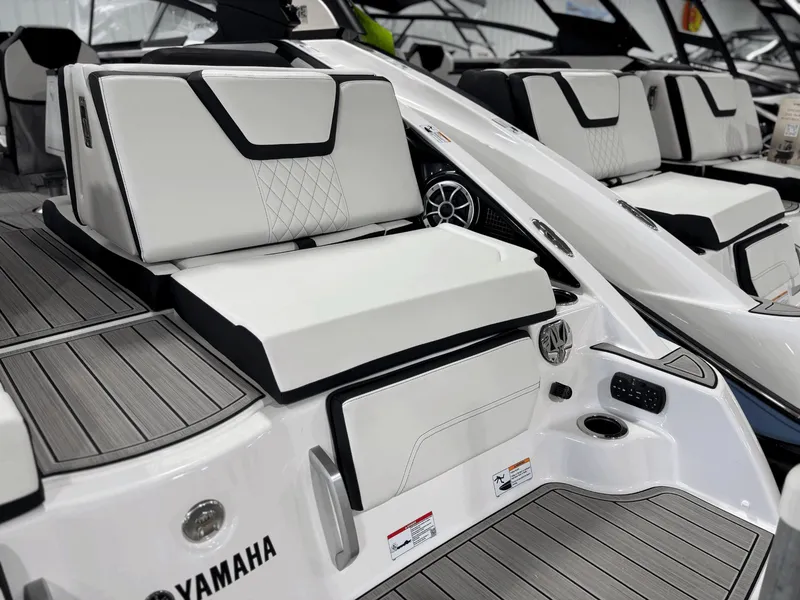 Slide: The Image of Yamaha 252S 2026 - 24