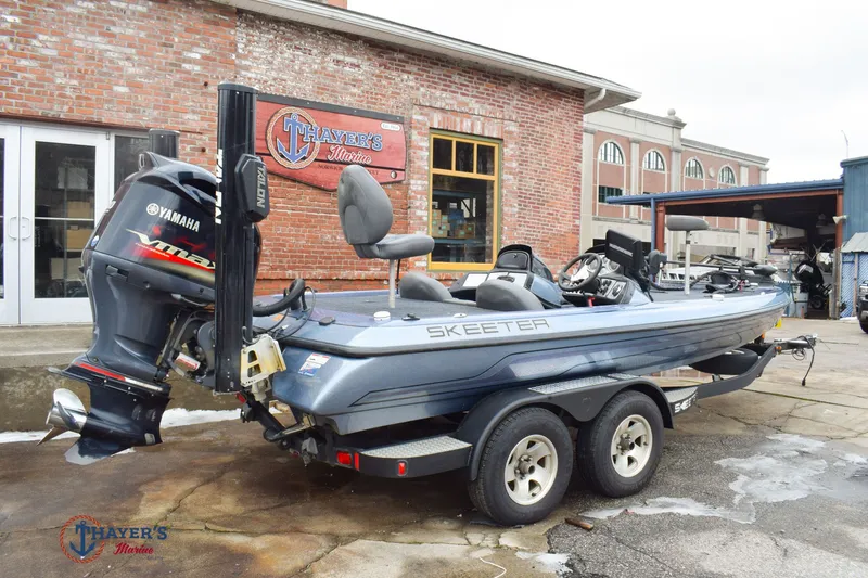 Slide: The Image of Skeeter ZX200C 2010 - 2