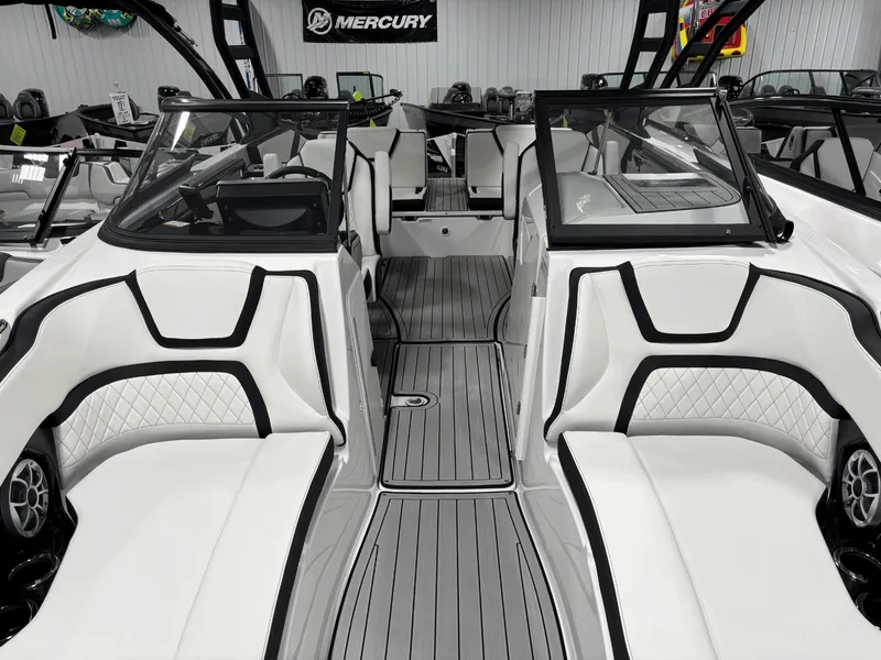 Slide: The Image of Yamaha 252SE 2026 - 12