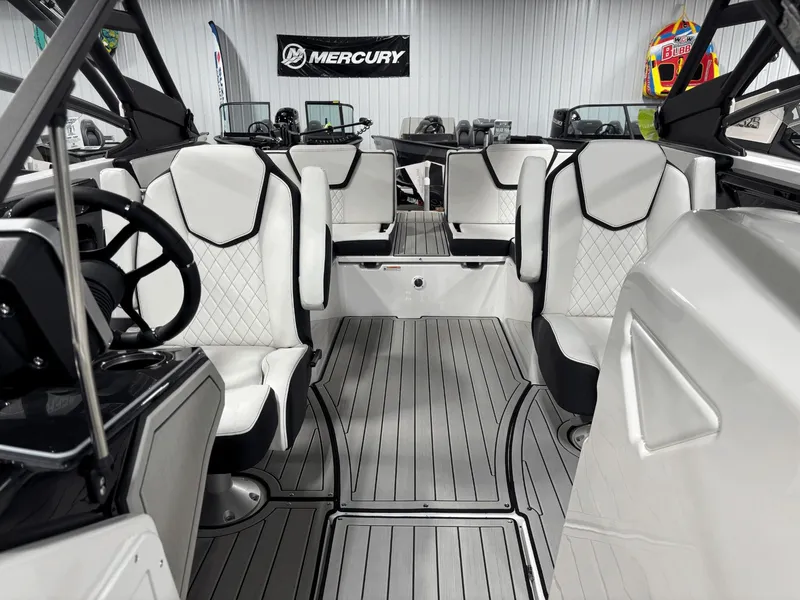 Slide: The Image of Yamaha 252SE 2026 - 13