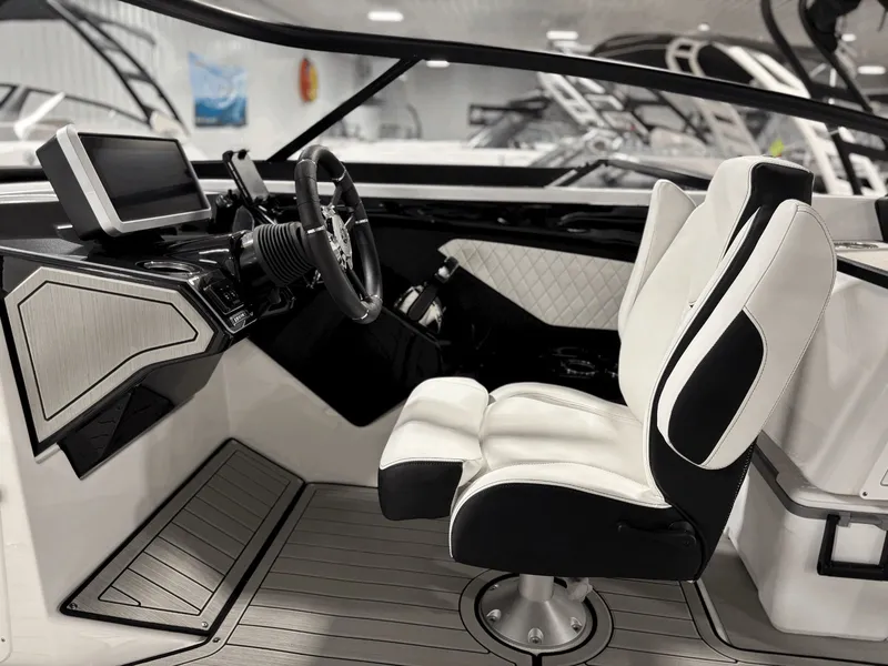 Slide: The Image of Yamaha 252SE 2026 - 14