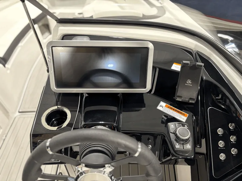 Slide: The Image of Yamaha 252SE 2026 - 17