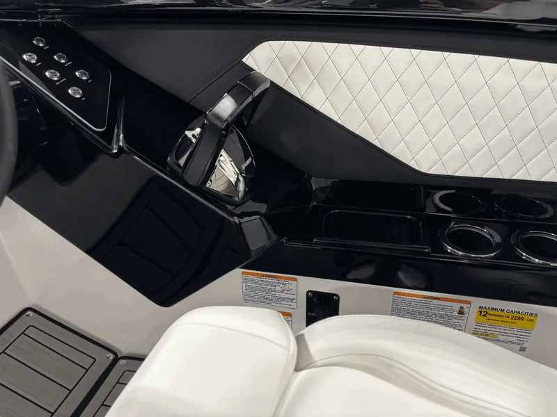 Slide: The Image of Yamaha 252SE 2026 - 19