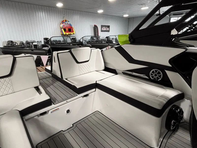 Slide: The Image of Yamaha 252SE 2026 - 24