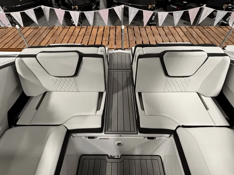 Slide: The Image of Yamaha 252SE 2026 - 25