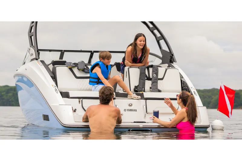 Slide: The Image of Yamaha 252SE 2026 - 44