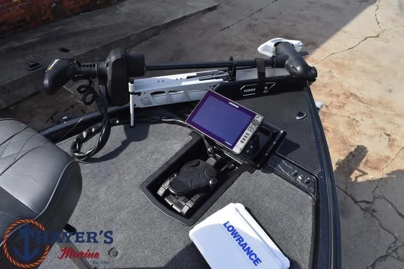 Slide: The Image of Phoenix Bass Boats 921 Elite X 2026 - 17