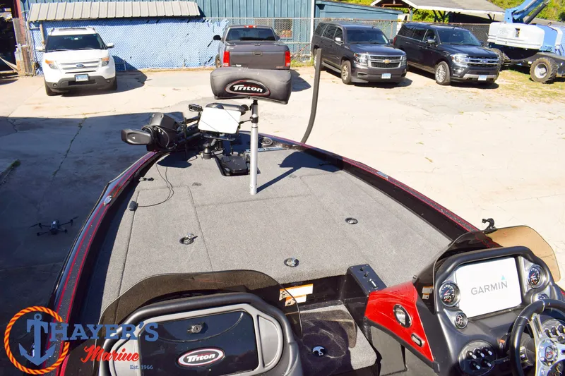 Slide: The Image of Triton 18 TrX 2022 - 14