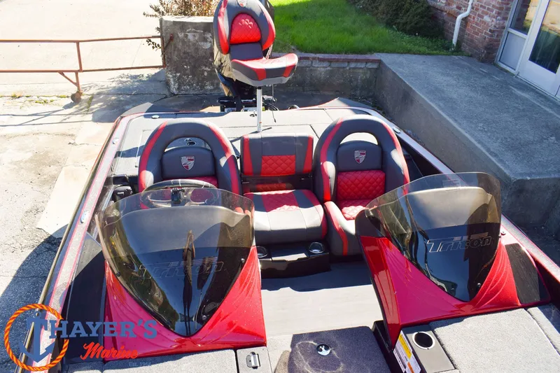 Slide: The Image of Triton 18 TrX 2022 - 17