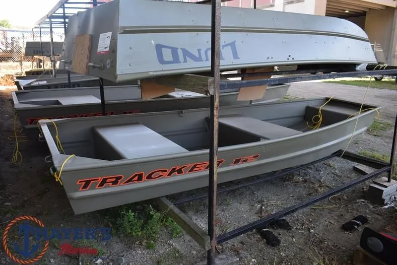 The Image of Tracker Grizzly 1236 Utility 2026 - 0