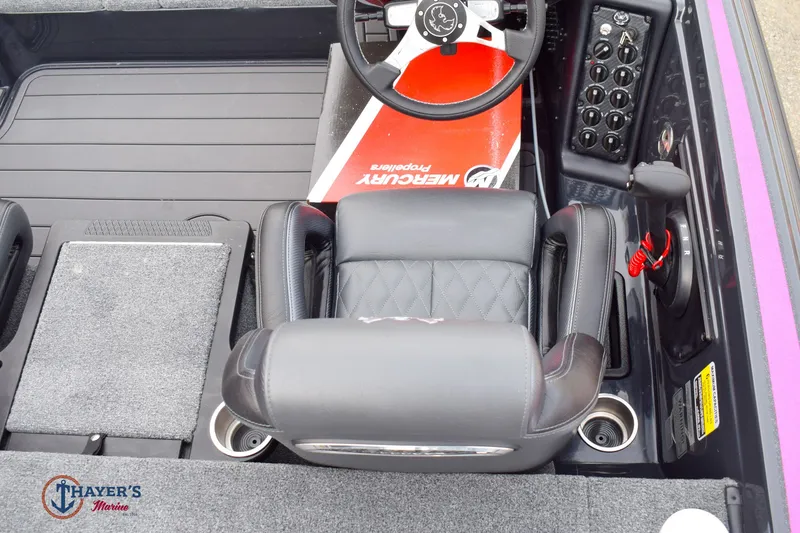 Slide: The Image of Phoenix Bass Boats 721 ZXL 2026 - 18