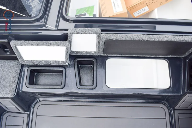 Slide: The Image of Phoenix Bass Boats 721 ZXL 2026 - 21