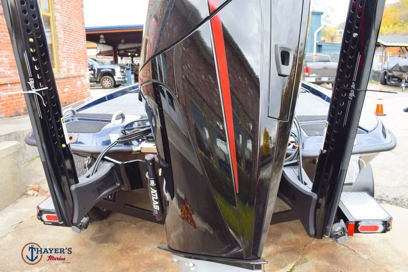 Slide: The Image of Phoenix Bass Boats 721 ZXL 2026 - 10