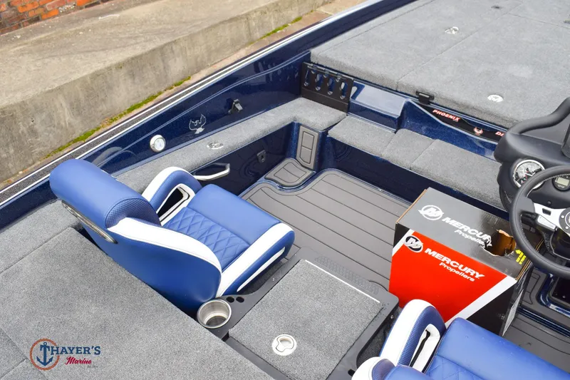Slide: The Image of Phoenix Bass Boats 721 ZXL 2026 - 15