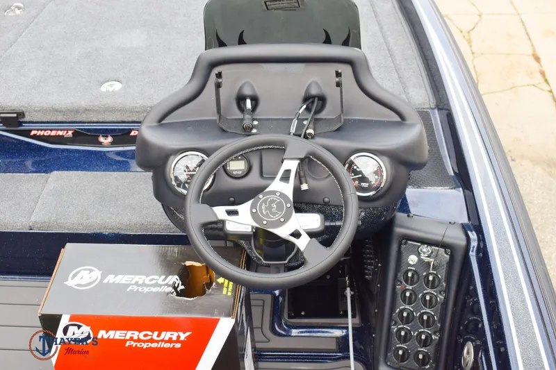 Slide: The Image of Phoenix Bass Boats 721 ZXL 2026 - 17