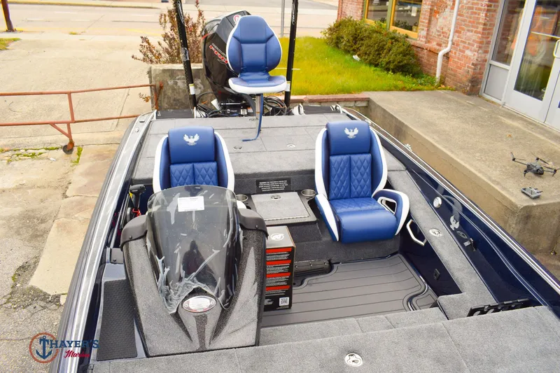 Slide: The Image of Phoenix Bass Boats 721 ZXL 2026 - 21