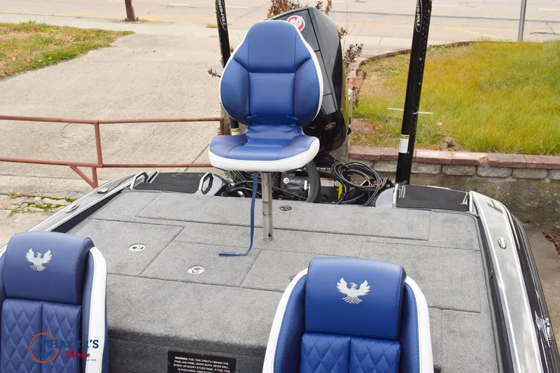 Slide: The Image of Phoenix Bass Boats 721 ZXL 2026 - 24