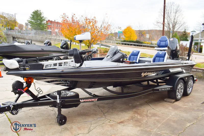 Slide: The Image of Phoenix Bass Boats 721 ZXL 2026 - 40