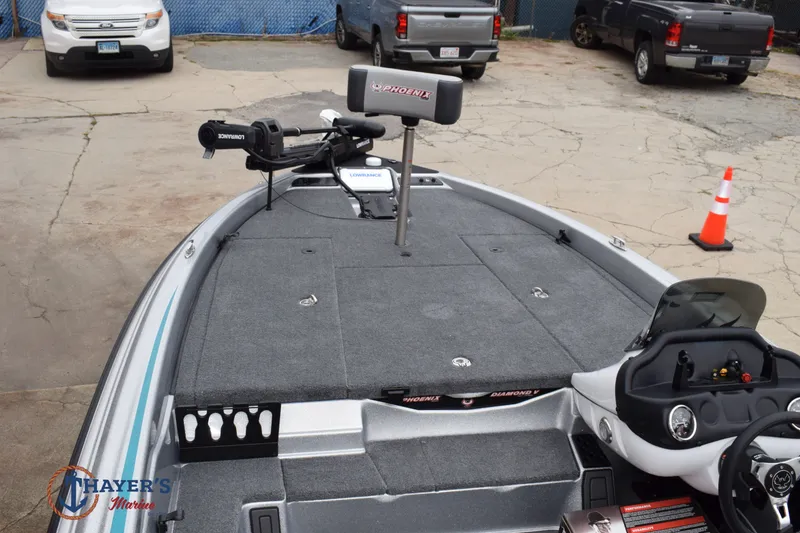 Slide: The Image of Phoenix Bass Boats 819 ZXL 2026 - 12