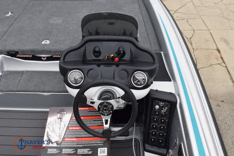 Slide: The Image of Phoenix Bass Boats 819 ZXL 2026 - 15