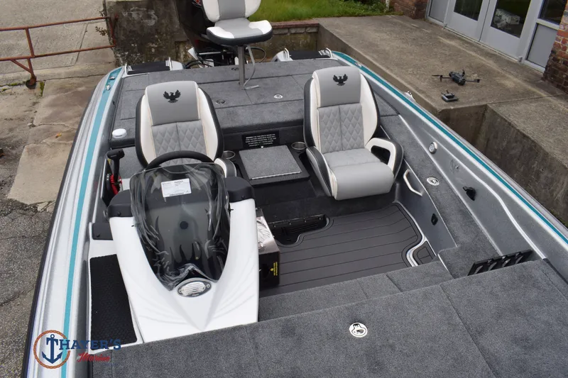 Slide: The Image of Phoenix Bass Boats 819 ZXL 2026 - 16