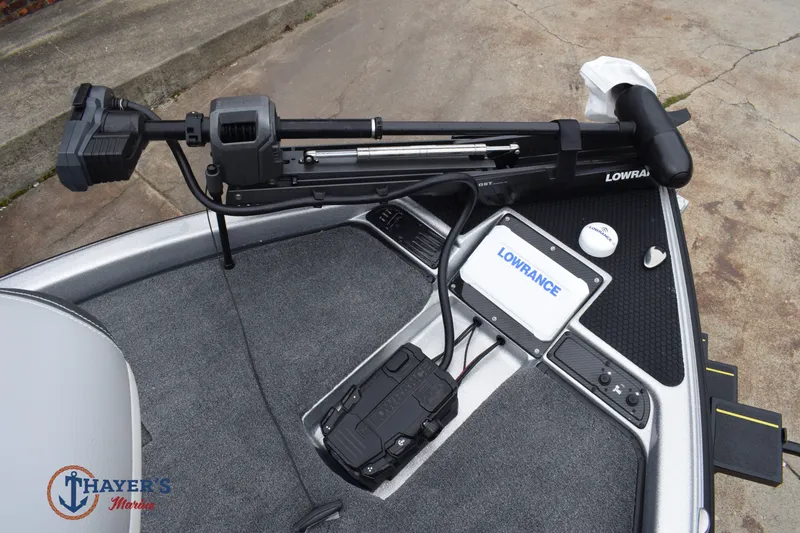 Slide: The Image of Phoenix Bass Boats 819 ZXL 2026 - 23