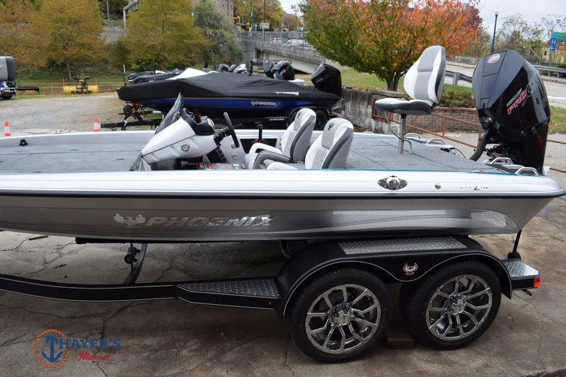 Slide: The Image of Phoenix Bass Boats 819 ZXL 2026 - 30