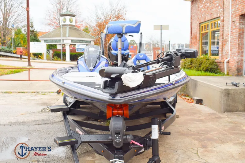 Slide: The Image of Phoenix Bass Boats 921 Elite X 2026 - 38