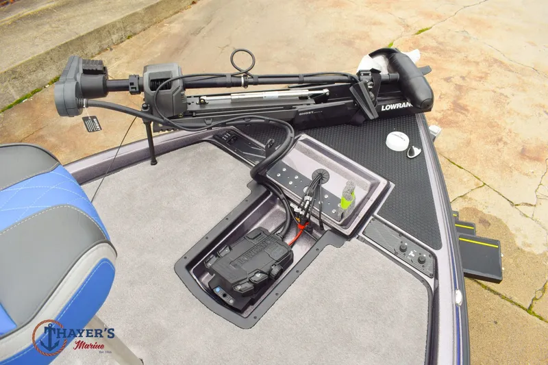 Slide: The Image of Phoenix Bass Boats 921 Elite X 2026 - 6