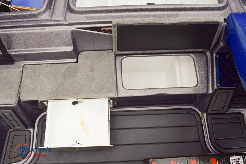 Slide: The Image of Phoenix Bass Boats 921 Elite X 2026 - 7