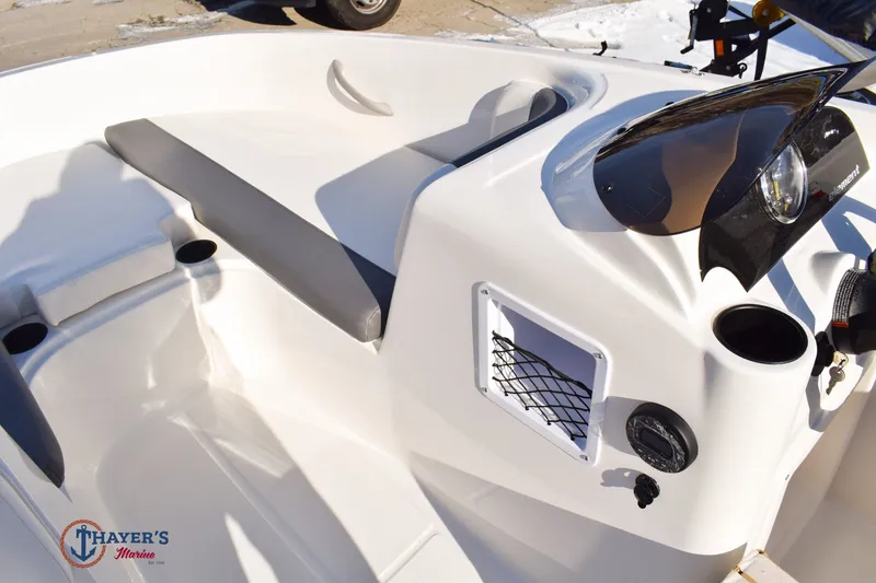 Slide: The Image of Bayliner Element E16 2026 - 22