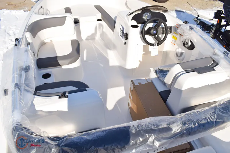 Slide: The Image of Bayliner Element E16 2026 - 9