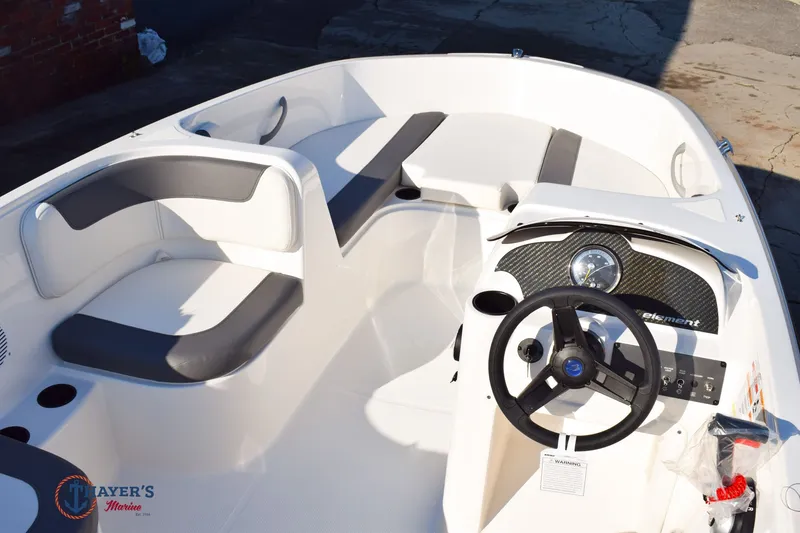 Slide: The Image of Bayliner Element E18 2026 - 11