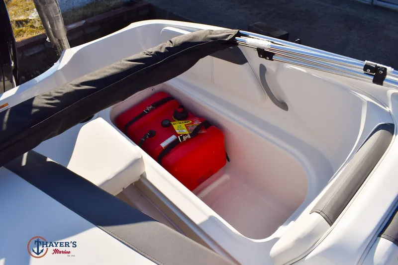 Slide: The Image of Bayliner Element E18 2026 - 21