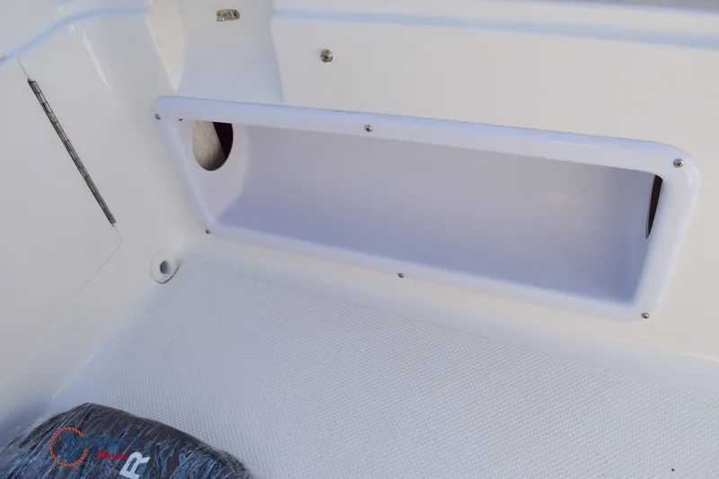 Slide: The Image of Bayliner Element E18 2026 - 23