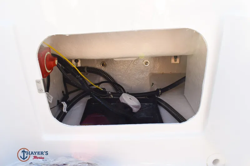 Slide: The Image of Bayliner Element E18 2026 - 24