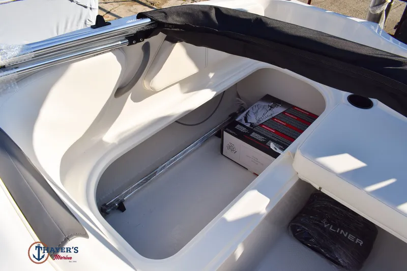 Slide: The Image of Bayliner Element E18 2026 - 25