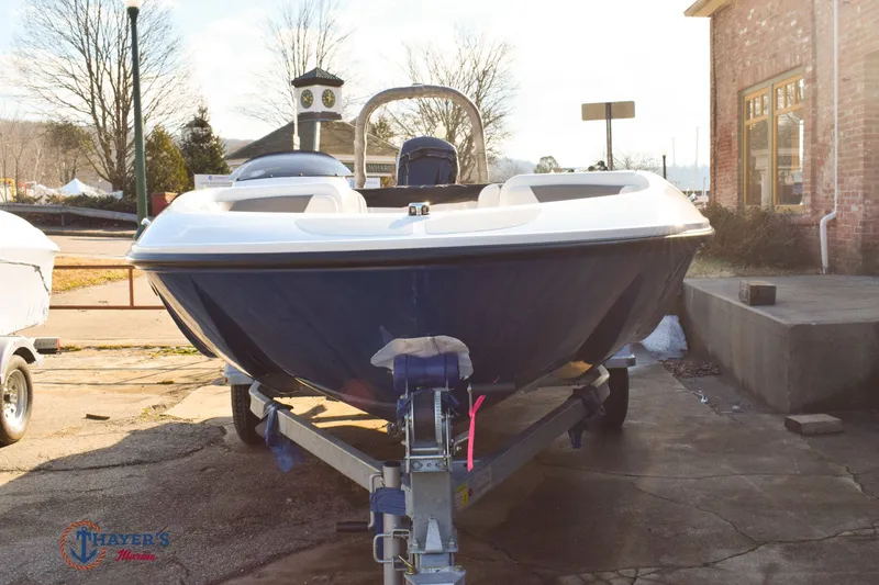 Slide: The Image of Bayliner Element E18 2026 - 29