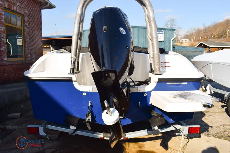 Slide: The Image of Bayliner Element E18 2026 - 5