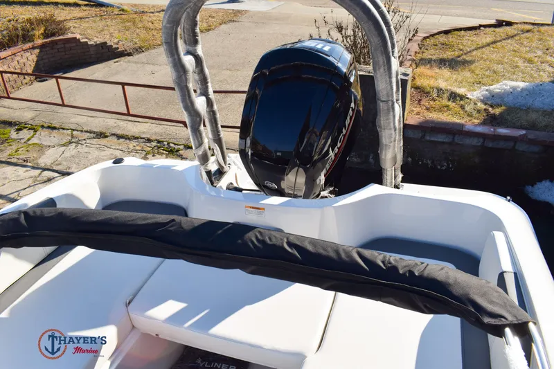 Slide: The Image of Bayliner Element E18 2026 - 6