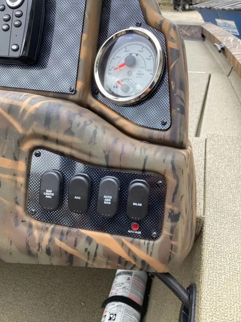 Slide: The Image of Dashboard of G3 Sportsman 1710 boat, 2026 model. - 17