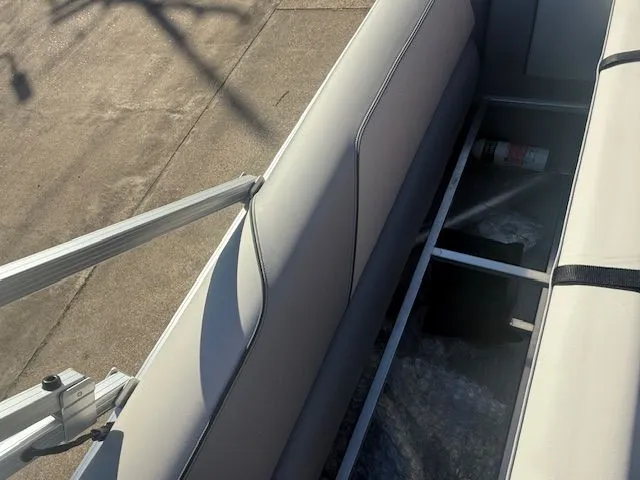 Slide: The Image of Avalon Venture 85 Quad Fish - 21' 2026 - 11