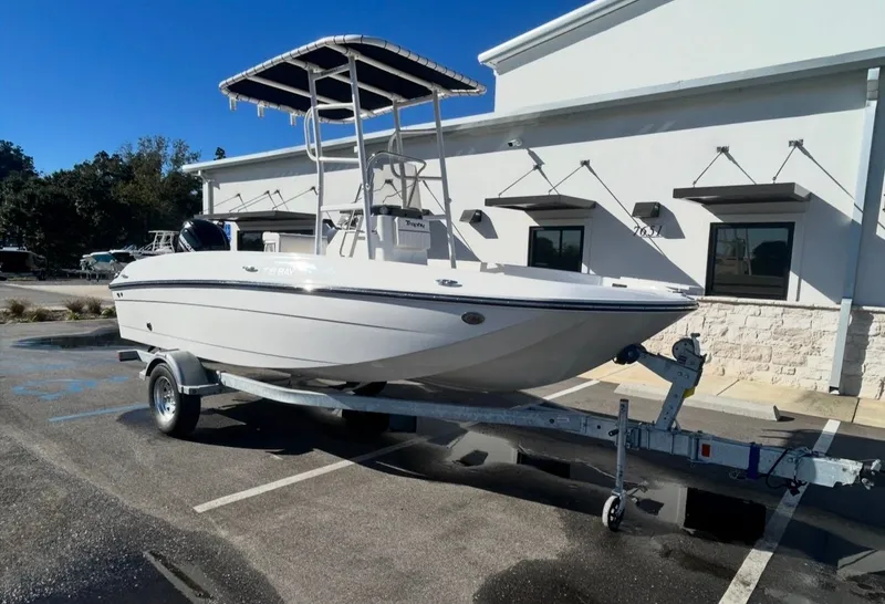 Slide: The Image of Bayliner T18LE 2026 - 8