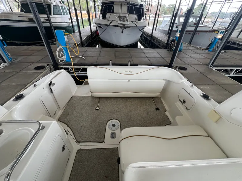 Slide: The Image of Sea Ray Sundancer 260 2003 - 8